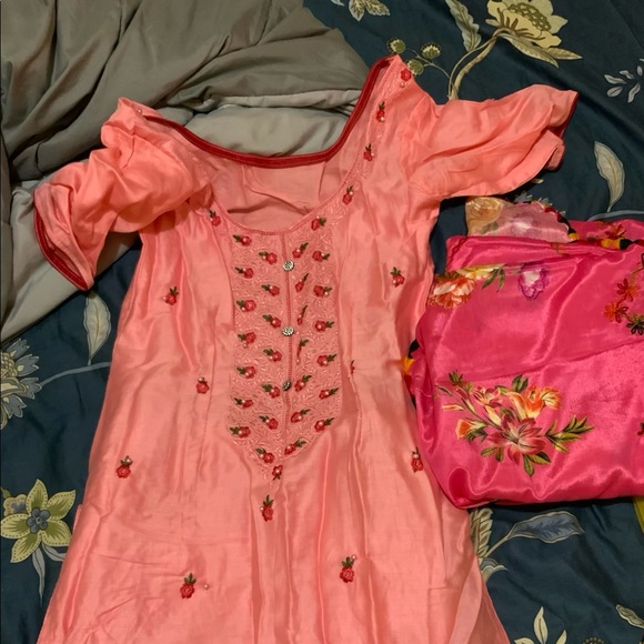 Punjab baby pink kurta set very beautiful - Picture 3 of 3
